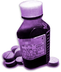 Um frasco de comprimidos de codeína — todos os opioides aliviam temporariamente a dor, porém são altamente viciantes.